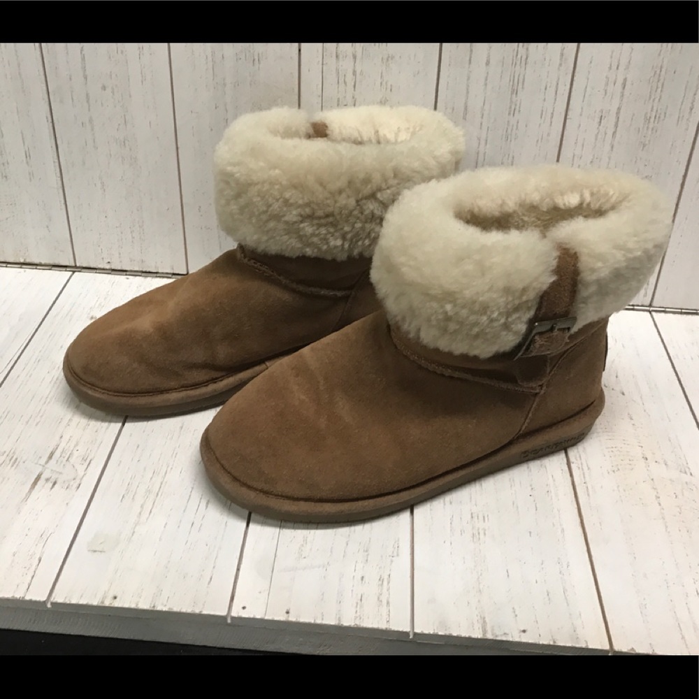 BEARPAWS  Woman’s Boots Size 8 Suede Upper Sheep Skin Wool Lining